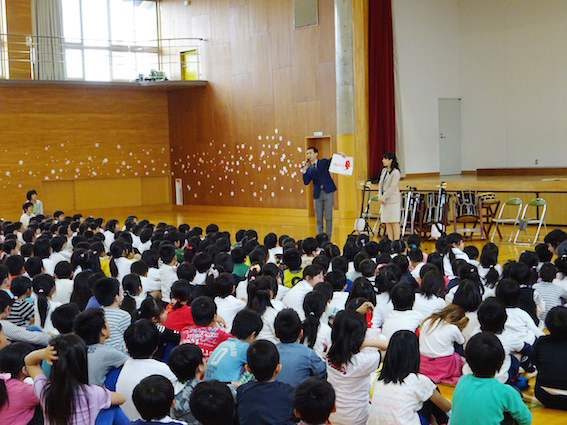 メリーのロゴを知っている子どもたちがいっぱい！