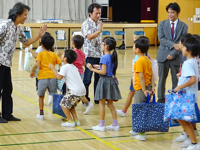 大田区立矢口東小学校 メリー桜プロジェクト 社会福祉活動 チョコレートをはじめとした洋菓子 スイーツのメリーチョコレート