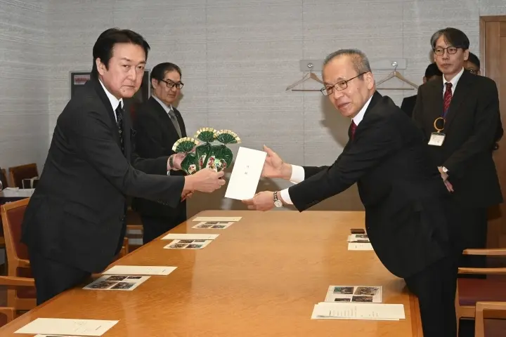 船橋市 松戸市 大田区にメリーのチョコレートを寄贈。児童施設にクリスマスプレゼントとして贈られました。