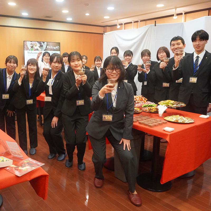 新入社員歓迎会はお酒だけではない！？ チョコレートの新しい楽しみ方体験、「チョコで乾杯！ウェルカムパーティー」を実施！